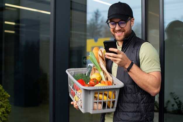How Online Grocery Shopping Is Driving a Cold Storage Shortage How Online Grocery Shopping Is Driving a Cold Storage Shortage