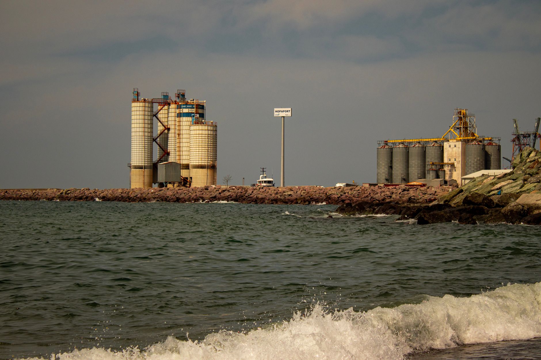 Grain silos at an export port terminal