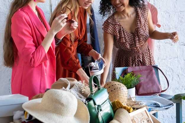 The Ultimate Guide to Fast Fashion in 2022: Trends & Sustainable Shopping