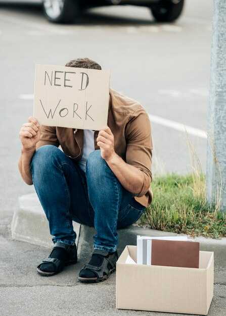 Benefit amounts and wage replacement for strikers