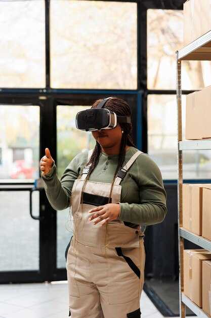 Wearable Technology in the Warehouse - The Future of Work and Efficiency Wearable Technology in the Warehouse: The Future of Work and Efficiency