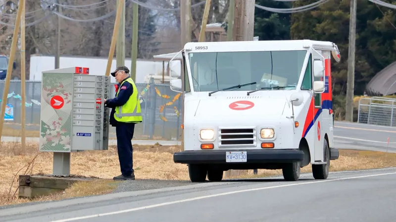 Canada Post și Sindicatul canadian al lucrătorilor poștali negociază în prezent contracte