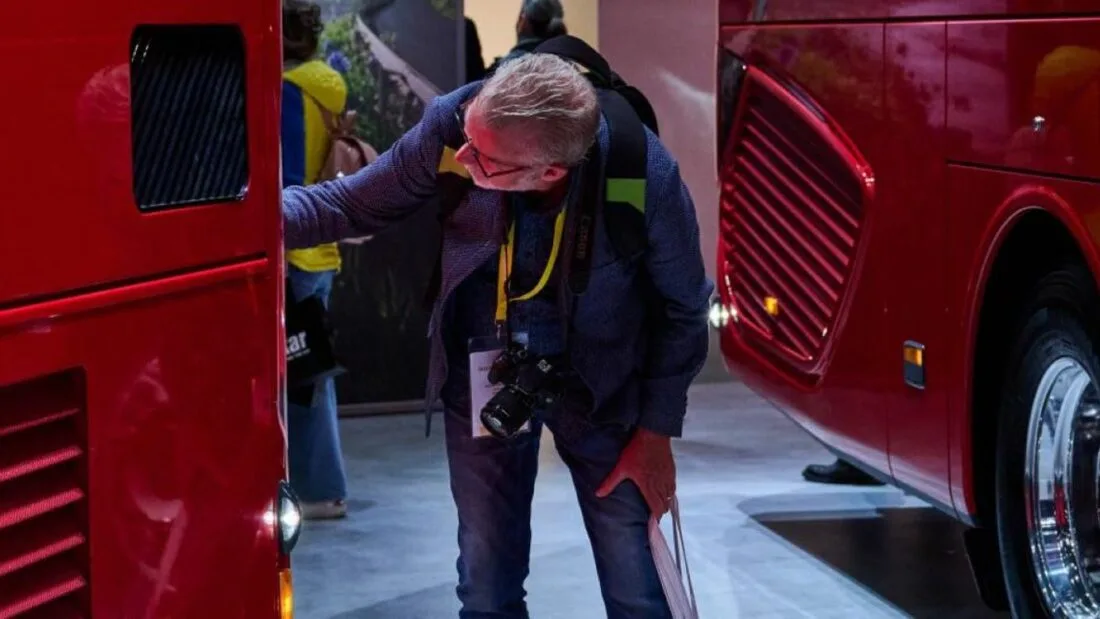 Wie die Busworld Europe 2025 den Weg für den Personentransport und dessen Auswirkungen auf die Logistik aufzeigt