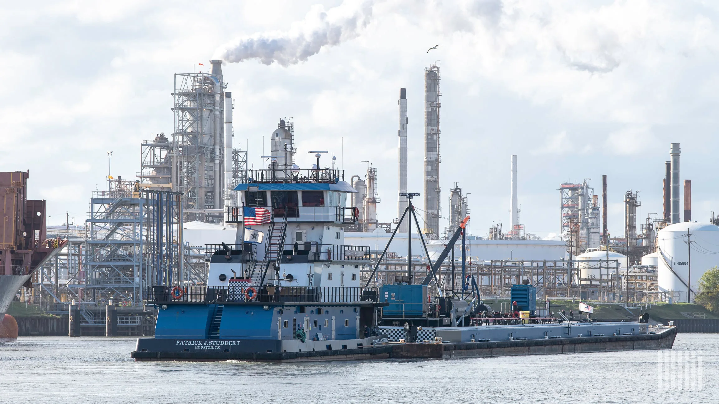 El diésel supera al crudo en las primeras operaciones mientras la incertidumbre en el estrecho de Ormuz sacude los mercados