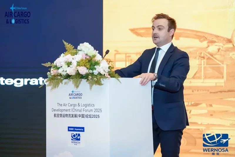 Ein näherer Blick auf Mathieu Sérafimoffs Reise durch die Luftfrachtoperationen