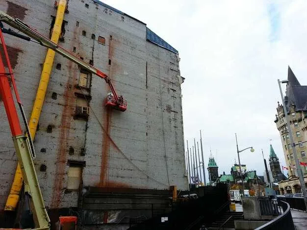 Hitos regulatorios: Aprobaciones, condiciones y respuestas del mercado