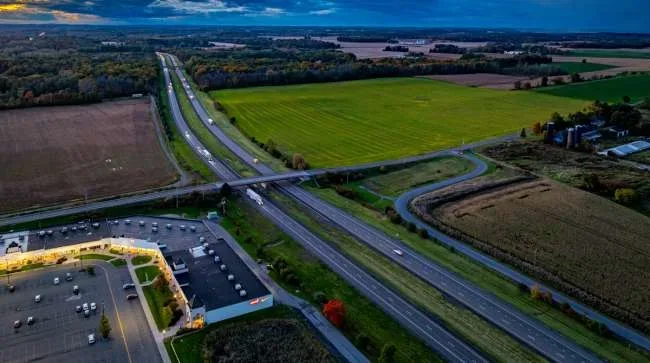 Überblick über die Operation Bear Cave: 30 CDL-Inhaber an ICE in New York übergeben