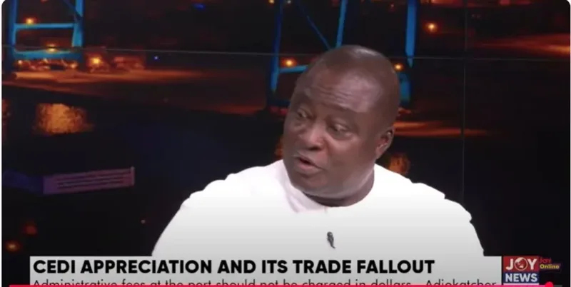 A kikötői igazgatási díjak újragondolása: A helyi pénznemben történő árképzés esete