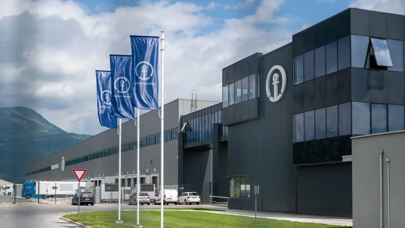 Kuehne+Nagel reduziert die Belegschaft, skaliert KI- und Cloud-Plattformen angesichts schwacher Seeraten und Luftkapazitätsschocks