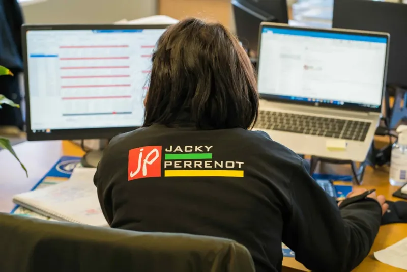 Die strategische Übernahme von ArrowXL Home Delivery durch Jacky Perrenot verbessert die Logistik