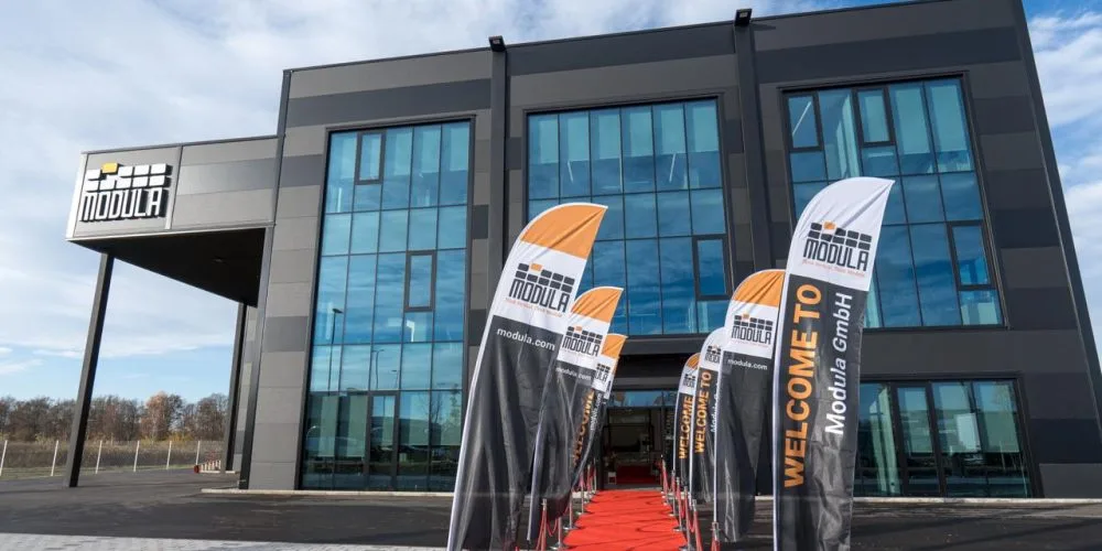 Modula errichtet ein bedeutendes Hub in Gersthofen, Deutschland, und fördert so Innovationen im Bereich der Logistik.