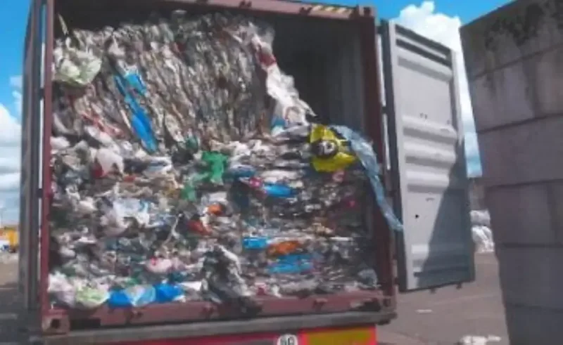 Homme d'affaires condamné à une amende et à une peine de prison pour exportation illégale de déchets toxiques