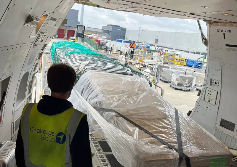 Ako Chapman Freeborn zvládol leteckú prepravu nadrozmerného priemyselného zariadenia z Belgicka do Číny