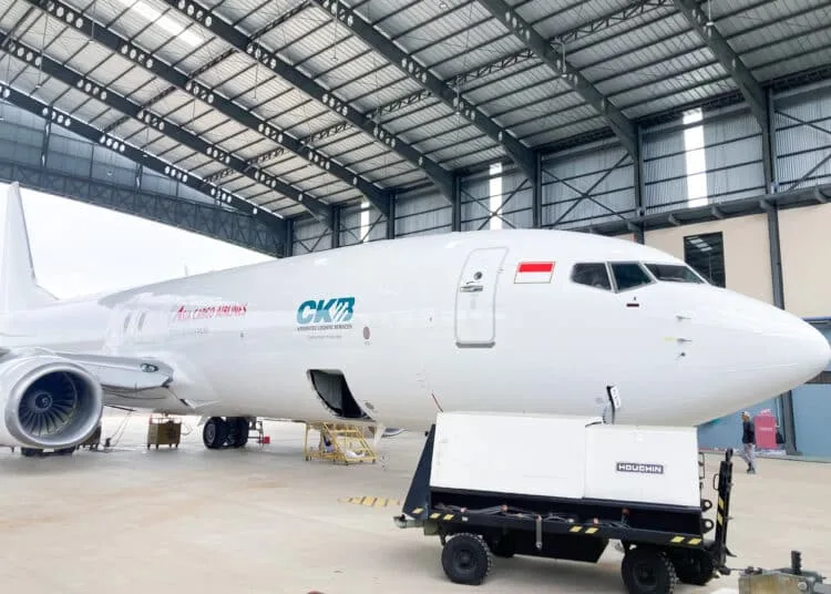 Afcom își extinde flota de marfă cu planuri de creștere pentru 737-800BCF