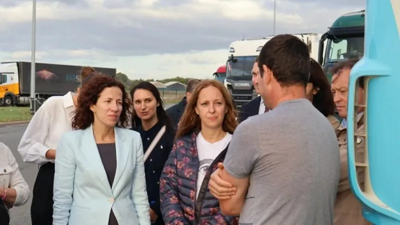 Bewältigung des kritischen Mangels an sicheren Lkw-Parkplätzen in Europa und dessen Auswirkungen auf die Logistik