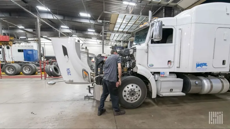 Orientări esențiale pentru transportatorii mici pe piața actuală a transportului de marfă