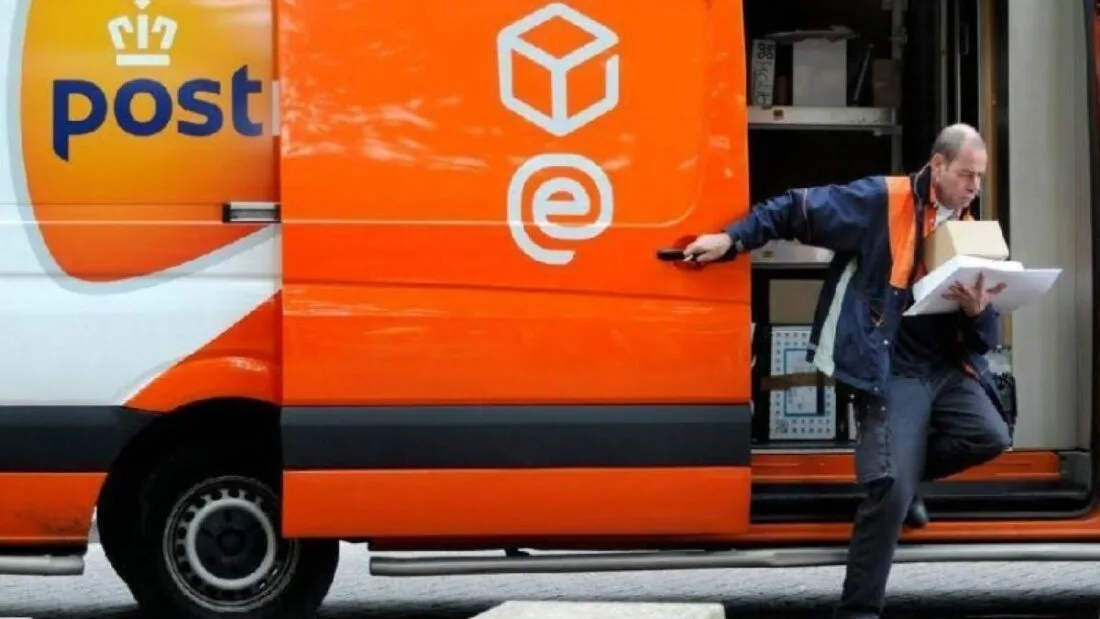 Weltweite Postdienste stellen Paketversand in die USA aufgrund neuer Zolltarifregelungen ein